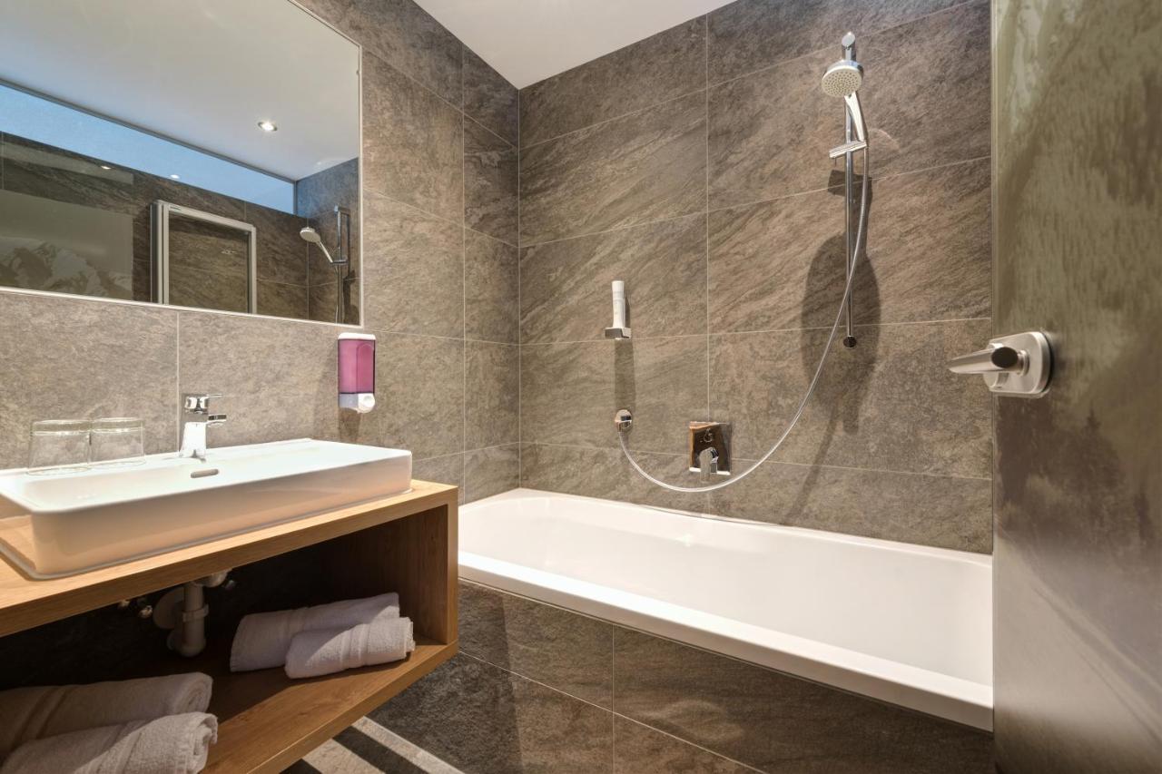 Hotel Enzian Paznaun See Ngoại thất bức ảnh