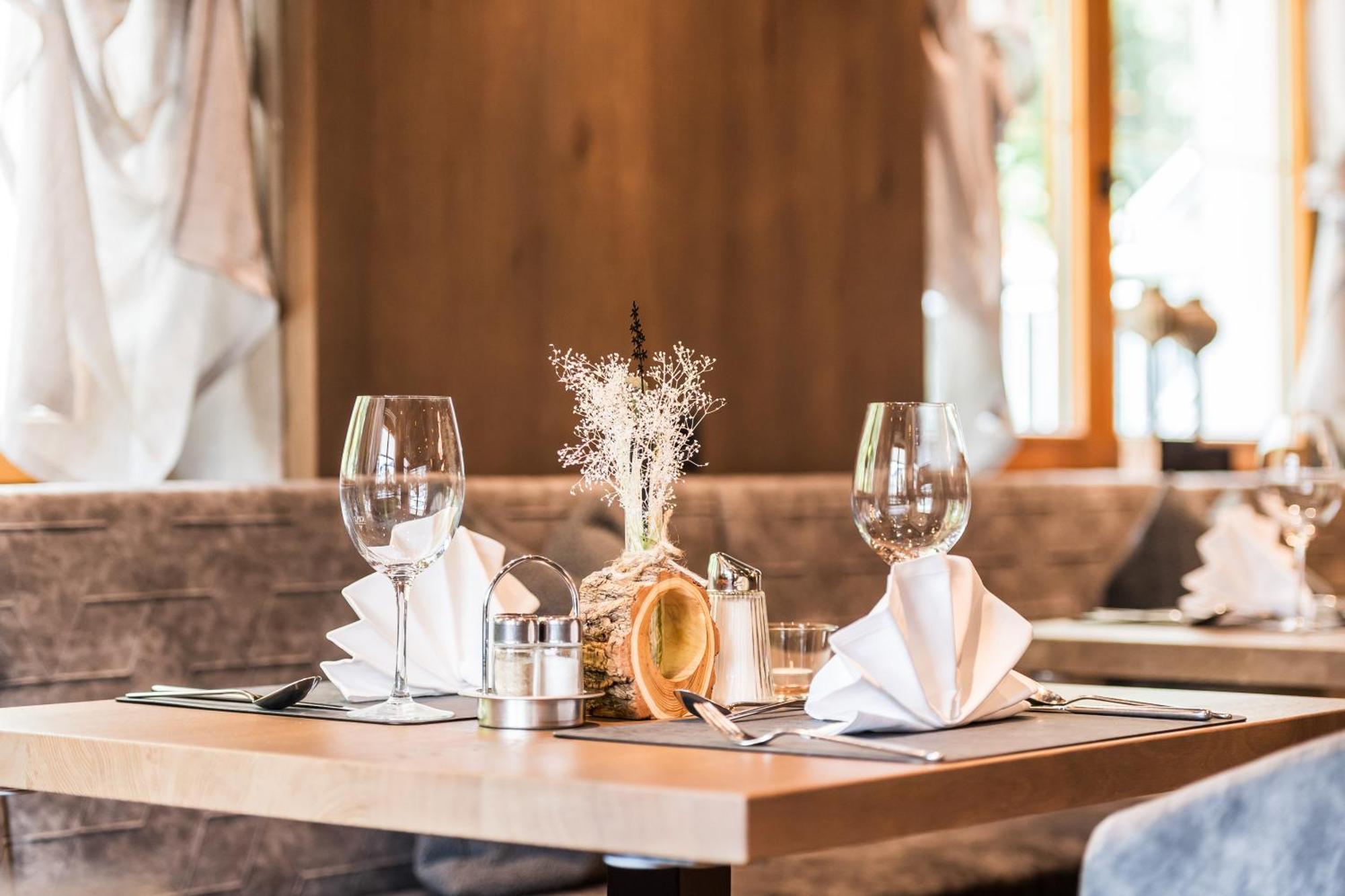 Hotel Enzian Paznaun See Ngoại thất bức ảnh