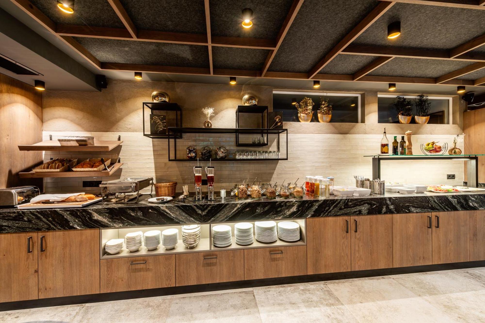 Hotel Enzian Paznaun See Ngoại thất bức ảnh