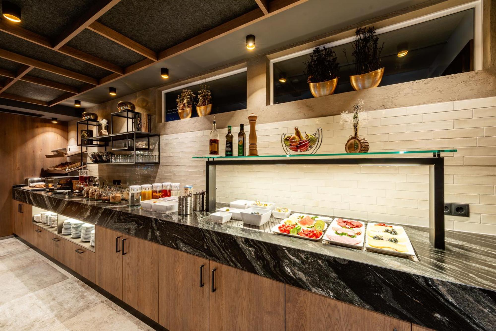 Hotel Enzian Paznaun See Ngoại thất bức ảnh
