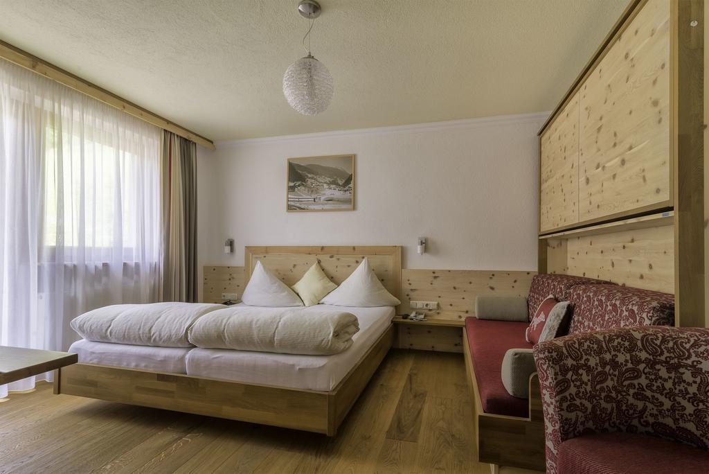 Hotel Enzian Paznaun See Ngoại thất bức ảnh