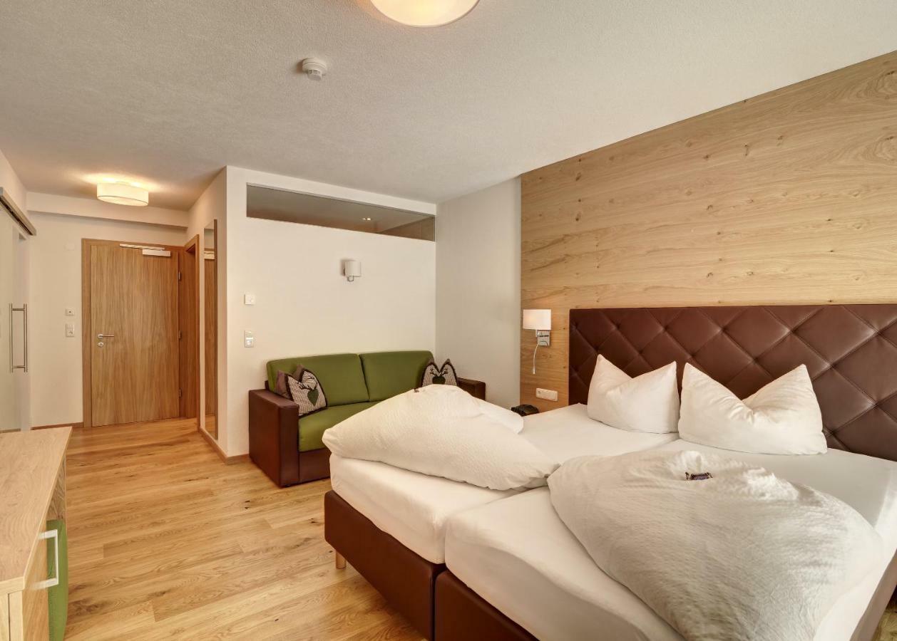 Hotel Enzian Paznaun See Ngoại thất bức ảnh